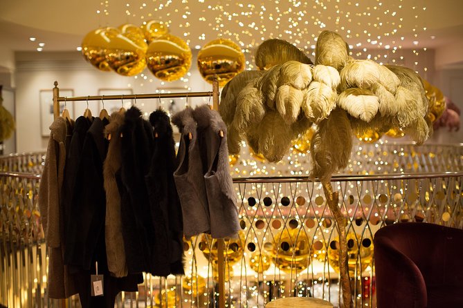 Unique London Walk: Secrets of Mayfair - Private Tour - Guides make or break this kind of walk