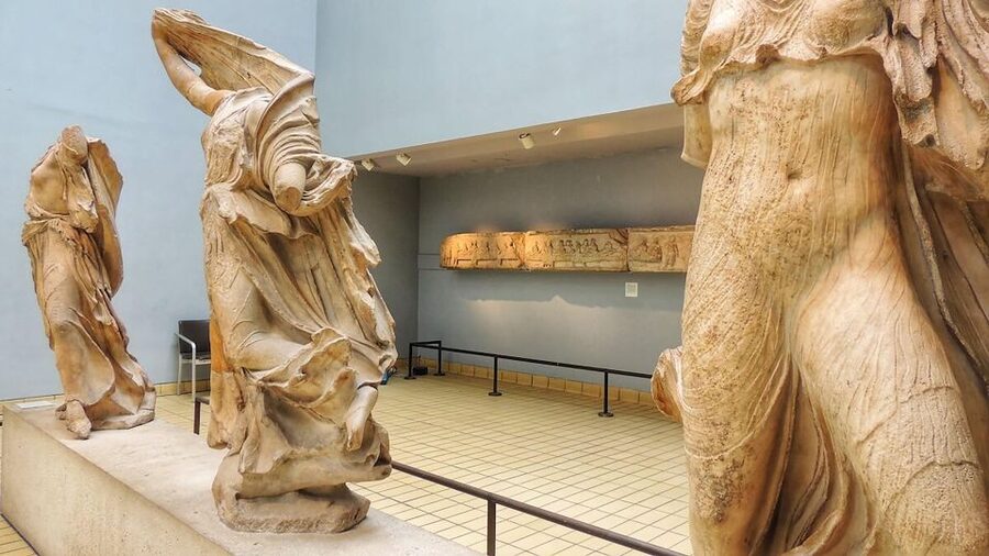 Unveil the Rosetta Stone, Parthenon at British Museum - First view: the Great Court roof by Norman Foster