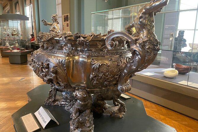 Victoria and Albert Museum - The Bed That Holds Up to Eight: Design With a Purpose