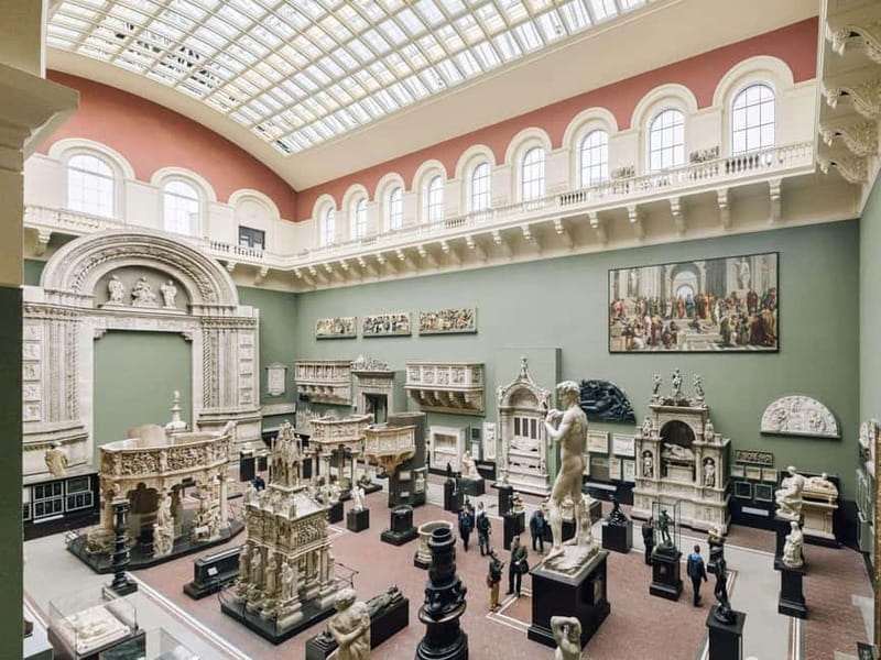 Victoria and Albert Museum London Private Guided Tour 3 hour - A private guide turns the V&A from big to readable