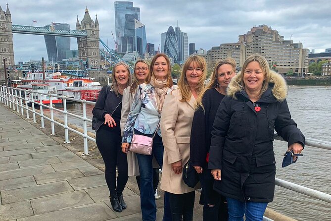 Villains and Gangsters of London Private Taxi Tour - Tower Hill: Tower of London Views Without the Hassle
