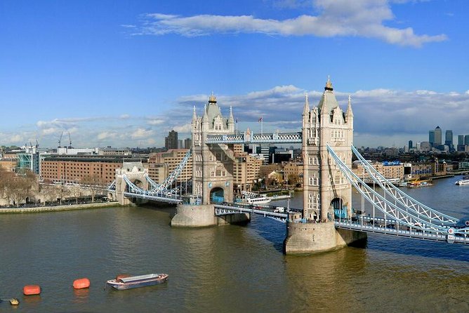 Vintage London Bus Tour Including Cruise with London Eye Option - London Eye upgrade: fast entry and the single-rotation glass capsule