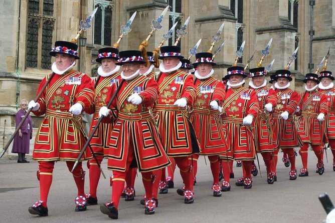 VIP Early Access: Opening Ceremony Tower of London & Bridge Entry - Tower Hill Meet-Up to First Gate Moments: How the Morning Flows