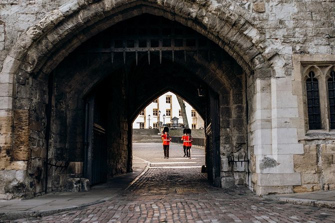 VIP Early Access Opening Ceremony Tower of London & River Cruise - The opening ceremony: Yeoman Warders and the military march
