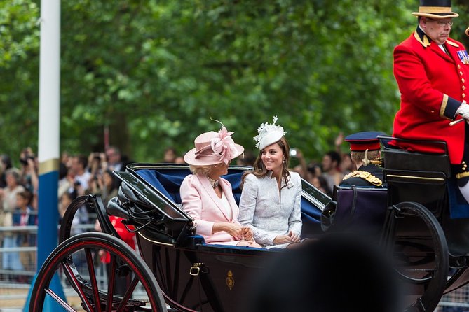 VIP Kensington Palace Gardens Tour & Royal Tea Crown Experience - Stop 2: Kensington Gardens, Cradle Walk, and the Sunken Garden moment