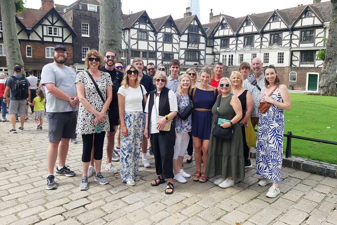 VIP Kensington Palace Gardens Tour & Royal Tea Crown Experience - Where you meet and how to start without stress