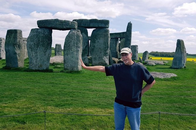 Visit Bath And Stonehenge: Private Black Cab Day Trip from London - London pickup, driver-guide energy, and what to expect in the car