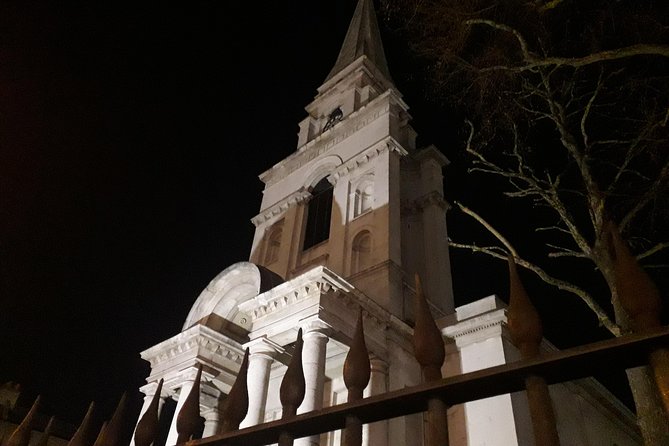 Visit Jack the Ripper in French - Weather and comfort: a short walk format still needs planning