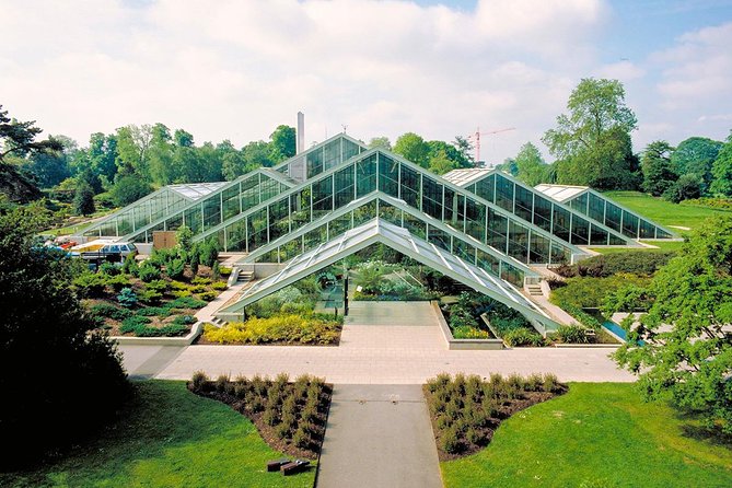 Visit Kew Gardens & 3 Hour Westminster Walking Tour - Starting at The Ritz: a classic London kickoff