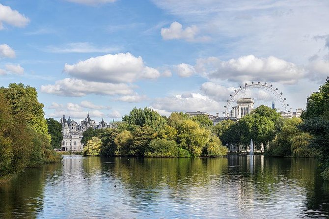 Visite privée Westminster & Buckingham, le cœur du royaume - Buckingham Palace: power, the monarchy, and summer State Rooms