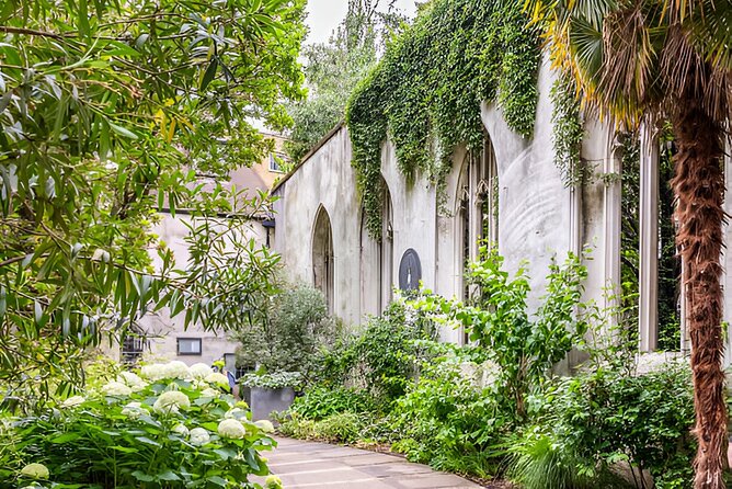 Walking Tour in London with Tower Bridge and St Pauls Cathedral - A look at old prisons: the dark side of London as a business