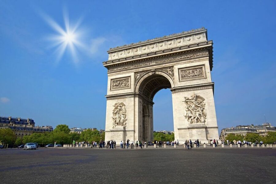 Welcome to Paris Day Trip from London via Train - Eiffel Tower as the finish line: make your free time count