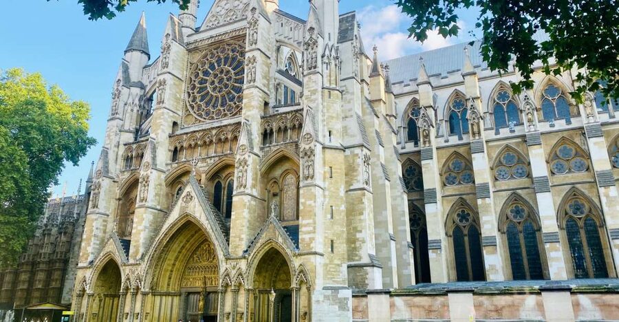 Westminster Abbey Skip-the-Line Entry and Private Tour - Galleries, the 13th-century triforium, and getting a view from above