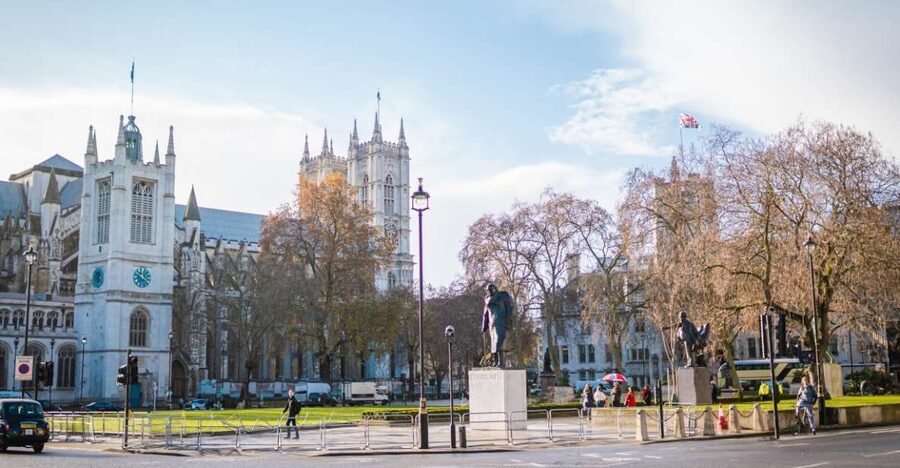 Westminster and National Gallery 3.5-Hour Tour in Italian - Westminster Abbey area, St James’s Park, and the 10 Downing Street stroll