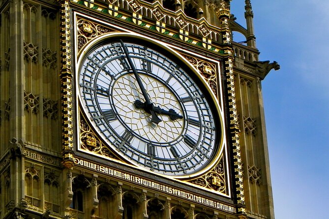 Westminster Small Group Guided Tour with Changing of the Guard - Big Ben and Buckingham Palace: iconic exteriors that set up the main event
