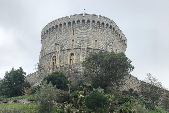Windsor Castle and Stonehenge Private Car with Driver Guide - Comfort, vehicle setup, and what the guide actually does