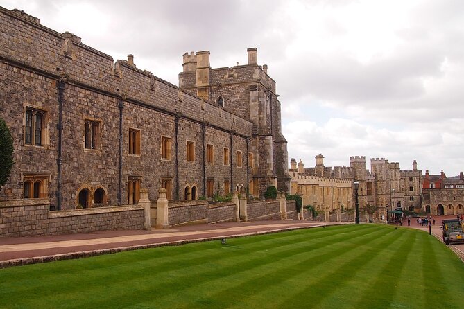 Windsor Castle, Bath and Stonehenge Tour - Stonehenge: handling the mystery with a clock on your side