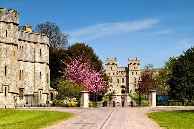 Windsor Castle Private Tour in Executive Vehicle With Admission - Windsor Castle in about two hours: what that time buys you
