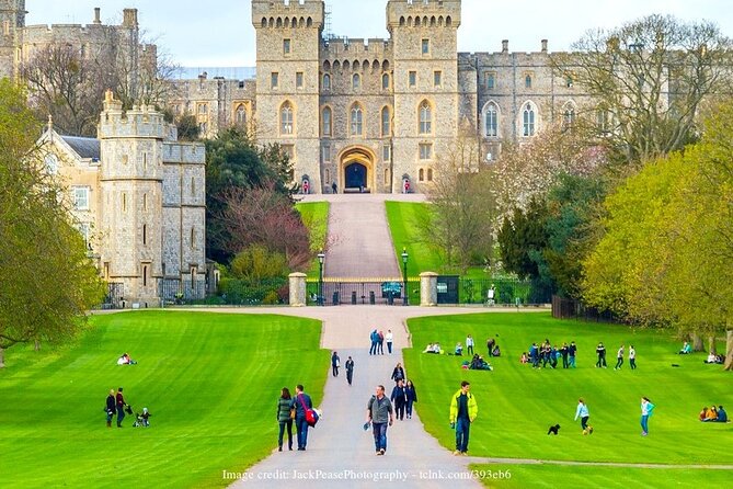 Windsor Castle & St George's Chapel Private 3-hour Walking Tour - Windsor Castle at a human pace: State Apartments and St George’s Hall