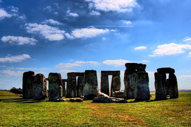 Windsor Castle, Stonehenge, and Oxford Day Trip from London - Oxford’s Old Town walking tour: spires, history, and timing risk