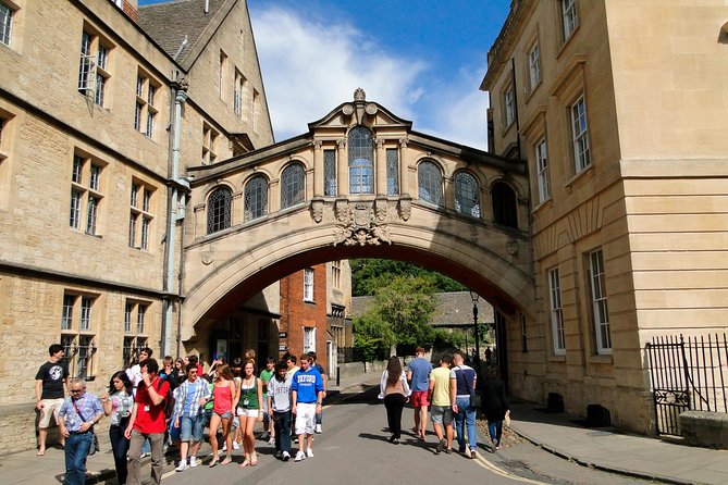 Windsor Castle, Stonehenge, and Oxford Day Trip from London - Coach-day essentials: what to pack for a fast-paced 11.5 hours