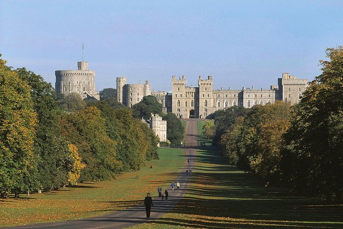 Windsor Castle, Stonehenge & Bath Private Car Tour from London - Bath’s Roman Baths Area: Thermal Springs Without the Entry Ticket