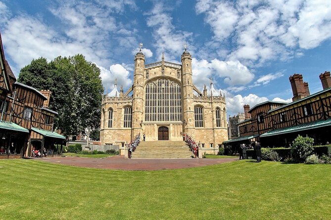 Windsor Castle, Stonehenge & Oxford Private Car Tour from London - Price and value: what $1,249.40 per person buys you