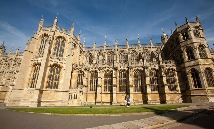 Windsor Castle Tour with Fish and Chips Lunch in London - Fish and Chips Lunch in a Traditional London Pub