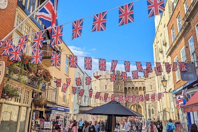 Windsor: Self Guided Walking Tour & Interactive Treasure Hunt - A Windsor Treasure Hunt That Fits Real Walking Pace