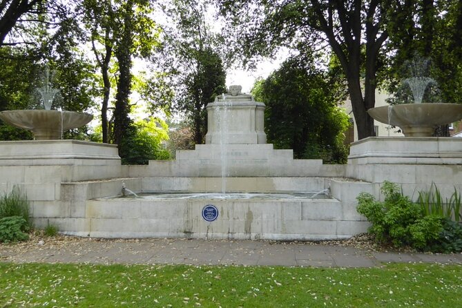 Windsor: Self Guided Walking Tour & Interactive Treasure Hunt - How the GQA App Works (and What Can Go Wrong)